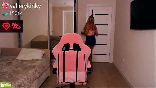VelleryKinky online show from September 19, 9:30 pm