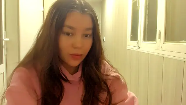 Snapshot of LunaXmii chatting on November 8, 6:44 pm LunaXmii online show from November 8, 6:44 pm