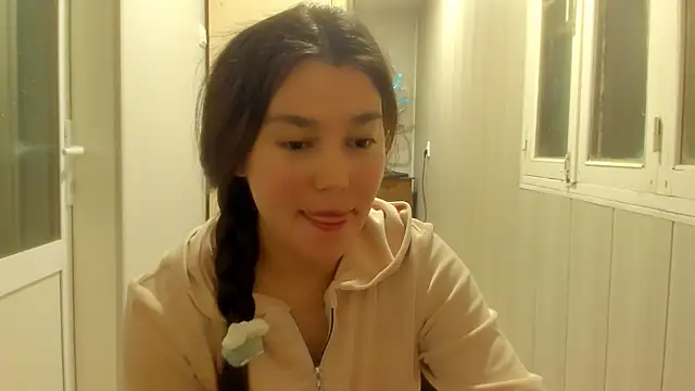 Snapshot of LunaXmii chatting on November 1, 11:31 pm LunaXmii online show from November 1, 11:31 pm