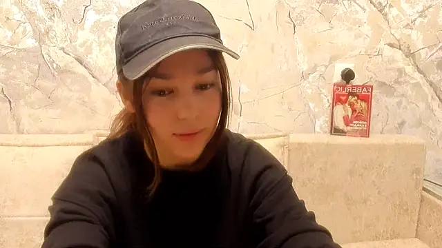 Snapshot of LunaXmii chatting on April 23, 12:17 am LunaXmii online show from April 23, 12:17 am