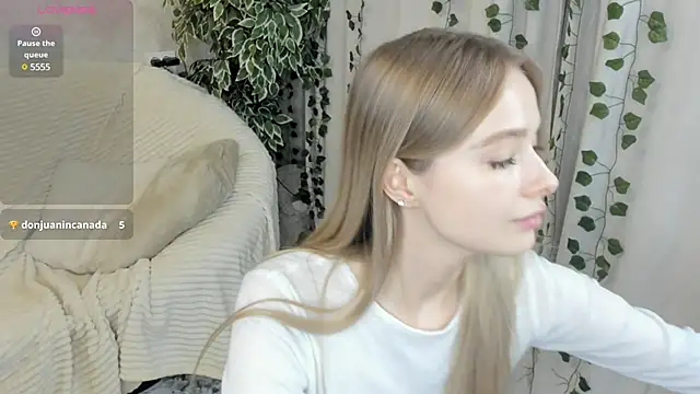 Snapshot of mell_milles chatting on December 28, 8:15 pm mell milles online show from December 28, 8:15 pm