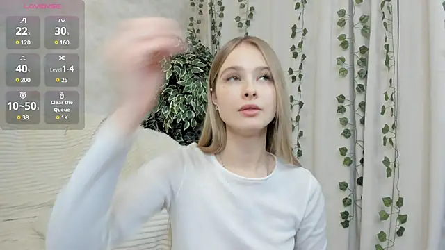 Snapshot of mell_milles chatting on January 5, 9:03 pm mell milles online show from January 5, 9:03 pm