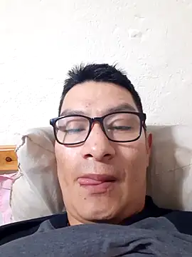 Snapshot of gioarcangel chatting on February 4, 3:23 am gioarcangel online show from February 4, 3:23 am