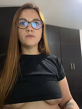 Snapshot of Shianrose chatting on February 25, 10:42 pm Shianrose online show from February 25, 10:42 pm
