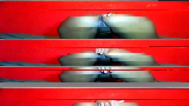 Snapshot of fatblacksexyass chatting on February 23, 3:56 am fatblacksexyass online show from February 23, 3:56 am