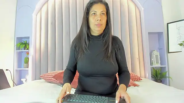 JaylaScott   online show from March 8, 11:35 am