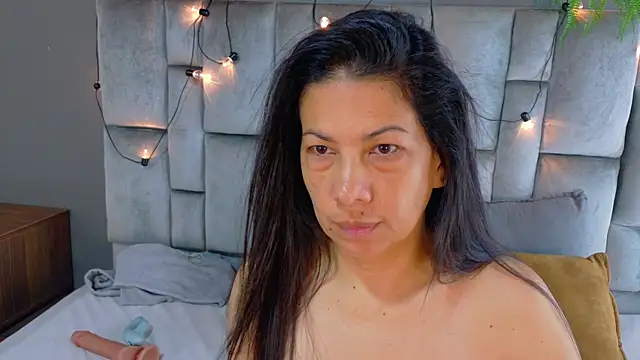 JaylaScott   online show from April 10, 11:39 am