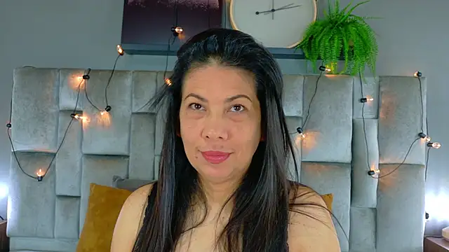 JaylaScott   online show from April 18, 11:45 am