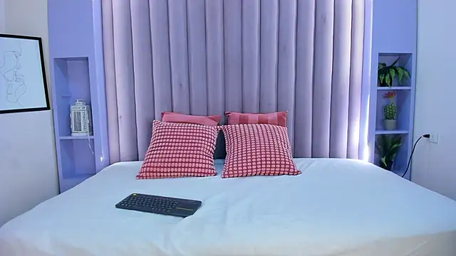 JaylaScott   online show from January 10, 11:49 am