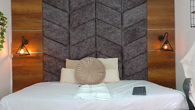 Snapshot of JaylaScott__ chatting on October 20, 11:22 am JaylaScott online show from October 20, 11:22 am