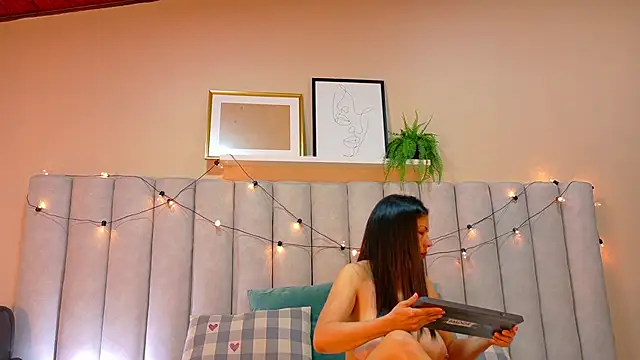 Snapshot of JaylaScott__ chatting on November 30, 11:55 am JaylaScott online show from November 30, 11:55 am