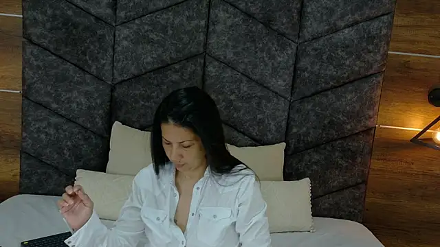 Snapshot of JaylaScott__ chatting on November 25, 11:54 am JaylaScott online show from November 25, 11:54 am