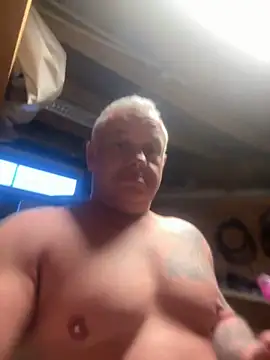 Snapshot of JakubW79 chatting on December 16, 8:31 am JakubW79 online show from December 16, 8:31 am