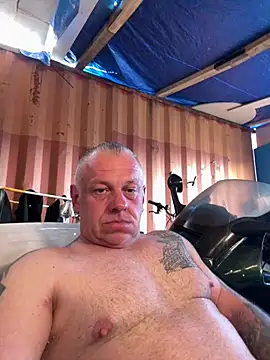 JakubW79 online show from May 1, 3:50 pm