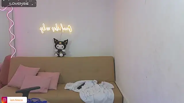 Snapshot of hina_tay chatting on February 6, 10:25 am hina tay online show from February 6, 10:25 am