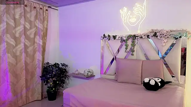 hina tay online show from April 9, 3:30 am