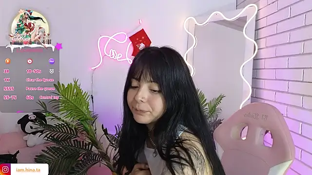 Snapshot of hina_tay chatting on December 24, 4:22 am hina tay online show from December 24, 4:22 am