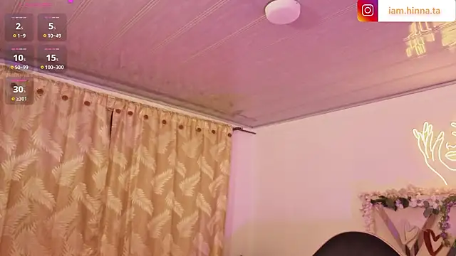 Snapshot of hina_tay chatting on February 1, 3:16 am hina tay online show from February 1, 3:16 am