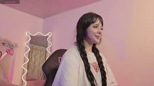 Snapshot of hina_tay chatting on January 18, 3:10 am hina tay online show from January 18, 3:10 am