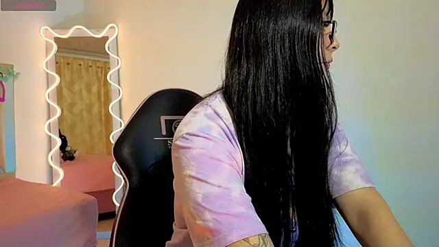 hina tay online show from November 4, 3:21 am