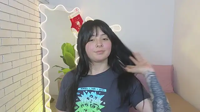 Snapshot of hina_tay chatting on December 29, 4:38 am hina tay online show from December 29, 4:38 am