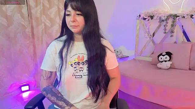 Snapshot of hina_tay chatting on February 27, 3:18 am hina tay online show from February 27, 3:18 am