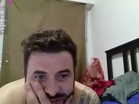 Snapshot of CaroAndMarc chatting on February 13, 5:01 pm CaroAndMarc online show from February 13, 5:01 pm