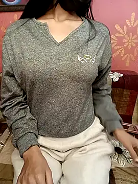 poojaji690 online show from December 3, 5:52 am