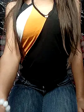 poojaji690 online show from February 17, 6:22 am