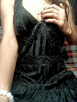 poojaji690 online show from February 10, 6:01 am