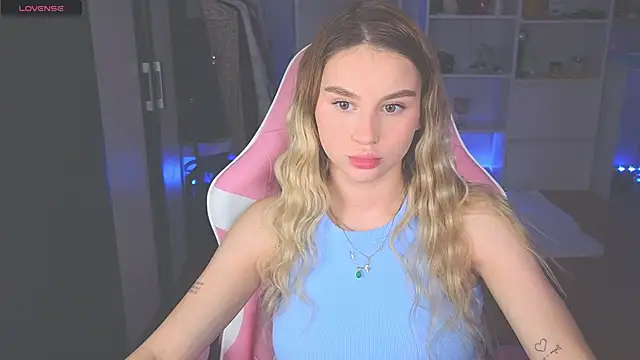 Snapshot of doll_barbieee chatting on June 19, 2:56 pm doll barbieee online show from June 19, 2:56 pm