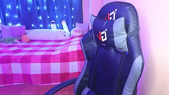 doll barbieee online show from February 21, 1:00 pm