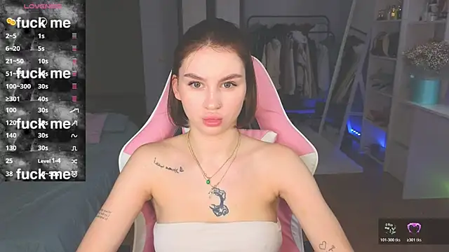 Snapshot of doll_barbieee chatting on July 13, 11:59 pm doll barbieee online show from July 13, 11:59 pm