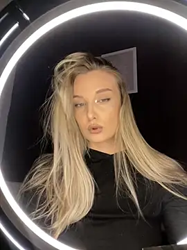 Alisa Rise online show from February 26, 8:15 pm