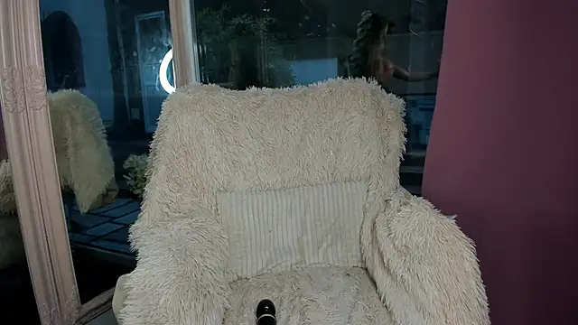 Mia  Milan online show from December 3, 6:36 am