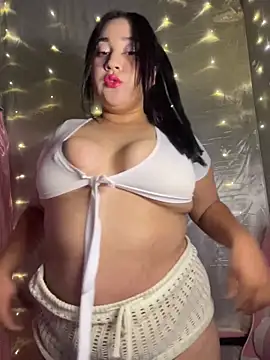 Snapshot of alexxaa96 chatting on November 8, 3:43 am alexxaa96 online show from November 8, 3:43 am