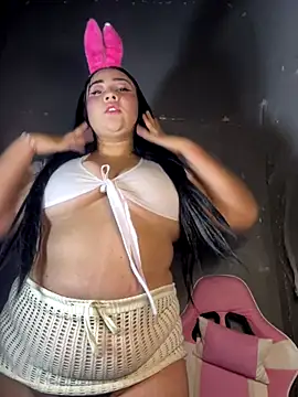 Snapshot of alexxaa96 chatting on November 1, 4:08 am alexxaa96 online show from November 1, 4:08 am