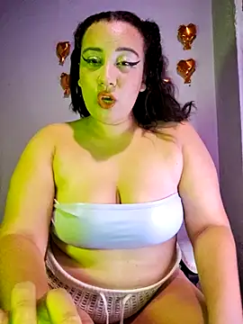Snapshot of alexxaa96 chatting on February 25, 2:47 am alexxaa96 online show from February 25, 2:47 am