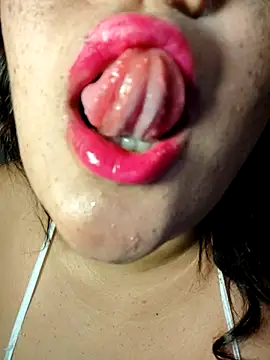 Snapshot of alexxaa96 chatting on March 9, 3:11 am alexxaa96 online show from March 9, 3:11 am