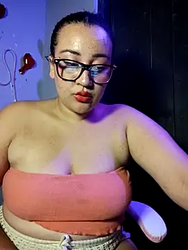 Snapshot of alexxaa96 chatting on February 13, 2:42 pm alexxaa96 online show from February 13, 2:42 pm