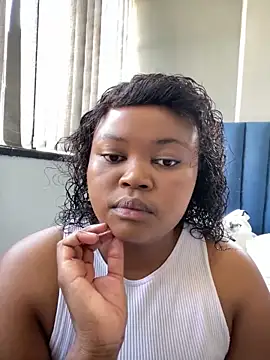 Curveysinaa online show from February 2, 8:35 am