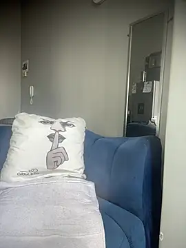 Curveysinaa online show from January 12, 11:17 am