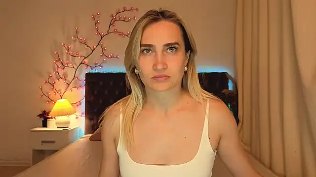KateOwyns online show from June 4, 11:59 am