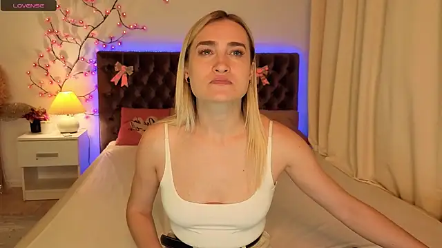 KateOwyns online show from May 27, 12:12 pm