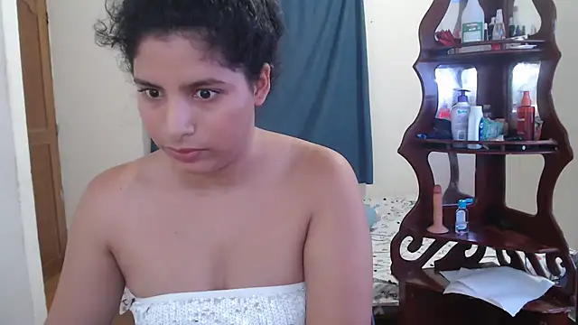 Snapshot of sexyhot20xxx chatting on February 3, 6:33 am sexyhot20xxx online show from February 3, 6:33 am