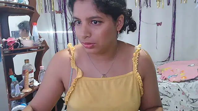 Snapshot of sexyhot20xxx chatting on June 18, 5:39 am sexyhot20xxx online show from June 18, 5:39 am