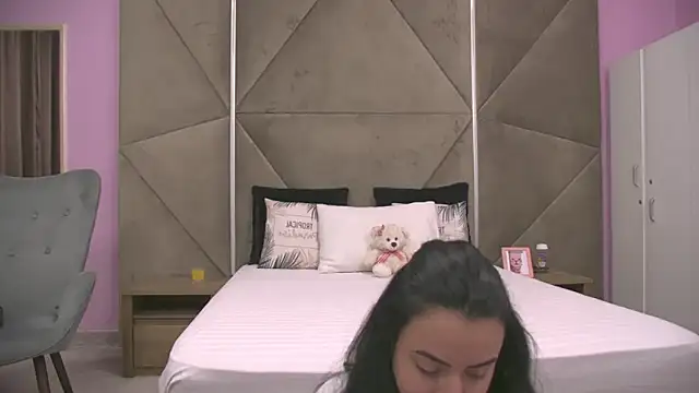 ElyzaIbarra online show from October 17, 5:22 am