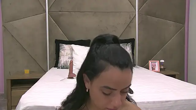 ElyzaIbarra online show from October 6, 5:41 am