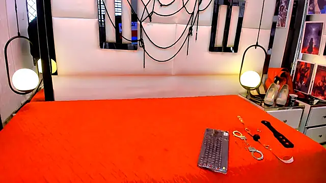 alixxon1 online show from September 19, 2:43 pm