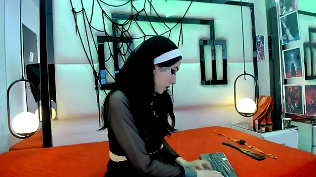 alixxon1 online show from October 14, 3:45 pm